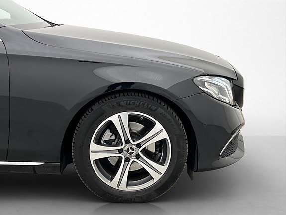 Mercedes-Benz E200 29 of 29