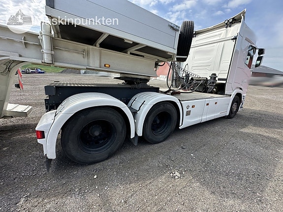 Scania r580 tungdragare med svanhalstrailer 5 of 27