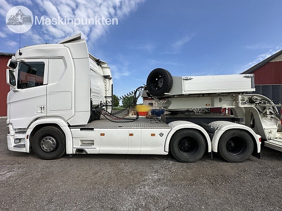 Scania r580 tungdragare med svanhalstrailer 8 of 27