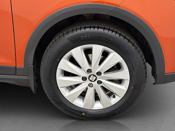 Seat Arona 26 of 28