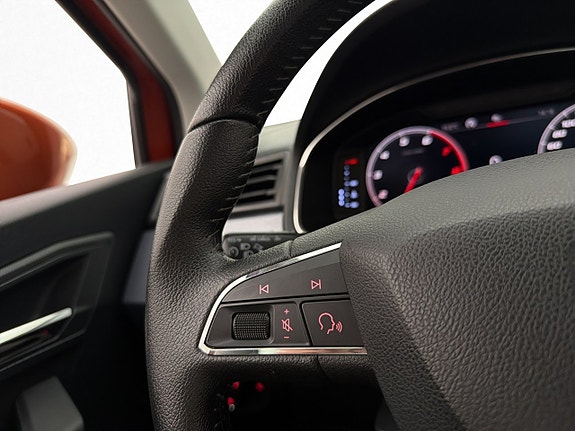 Seat Arona 18 of 28