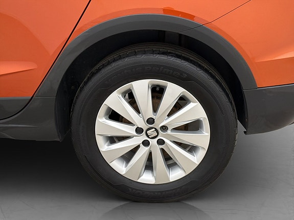 Seat Arona 24 of 28