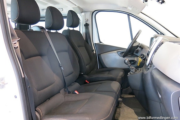 Renault Trafic 9 of 19