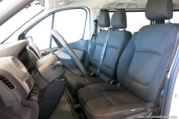 Renault Trafic 8 of 19