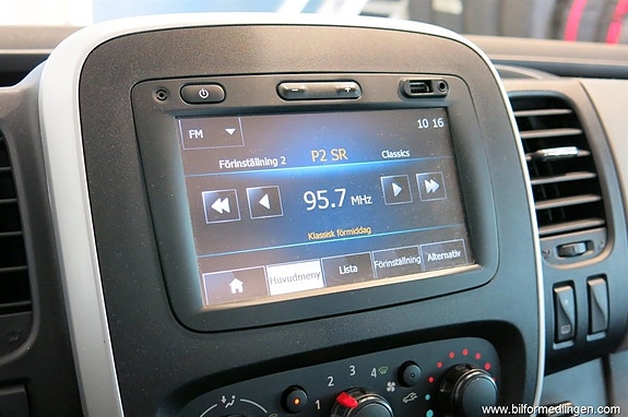 Renault Trafic 12 of 19