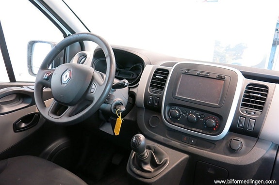 Renault Trafic 7 of 19