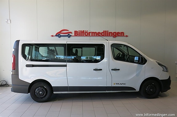 Renault Trafic 2 of 19