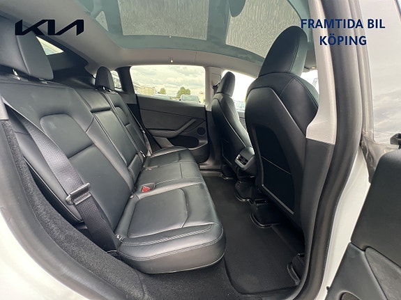 Tesla Model Y 15 of 20