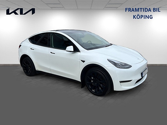 Tesla Model Y 3 of 20
