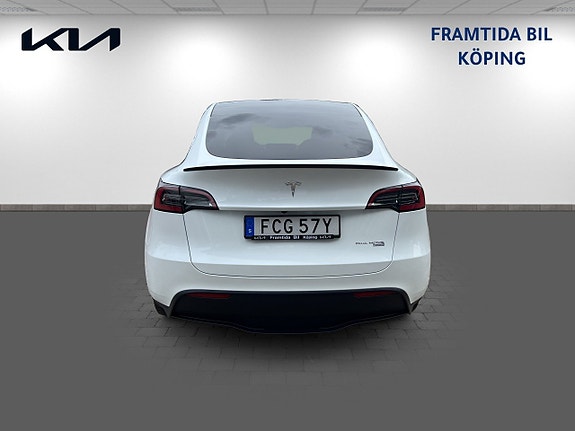 Tesla Model Y 5 of 20
