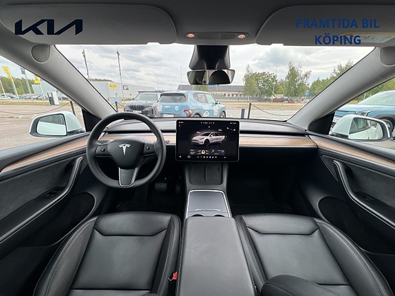Tesla Model Y 7 of 20