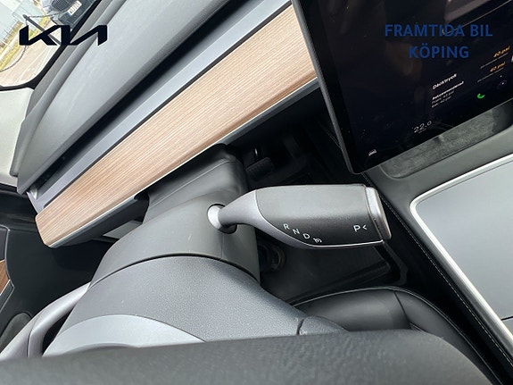 Tesla Model Y 11 of 20