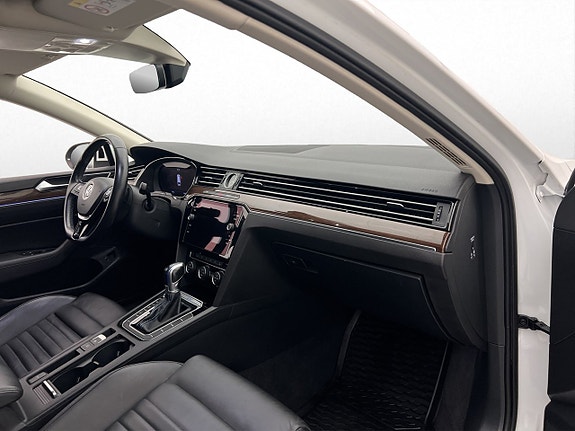 Volkswagen Passat 26 of 30