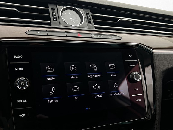Volkswagen Passat 20 of 30