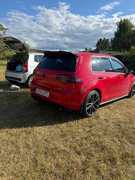 Volkswagen Golf VII 2 of 8