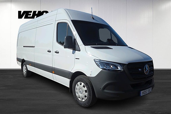 Mercedes-Benz eSprinter 420 2 of 11