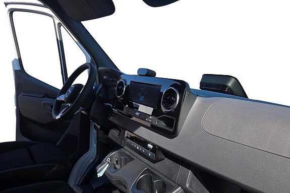 Mercedes-Benz eSprinter 420 10 of 11