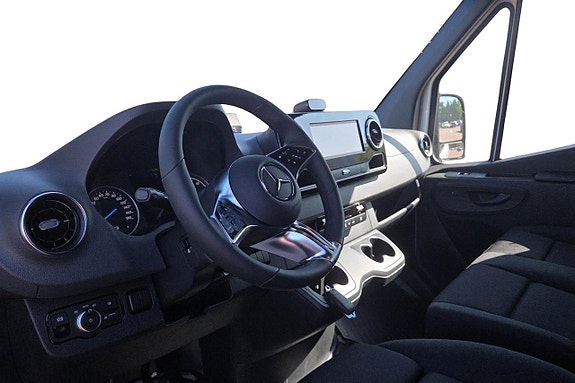 Mercedes-Benz eSprinter 420 6 of 11