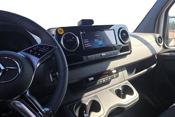 Mercedes-Benz eSprinter 420 8 of 11