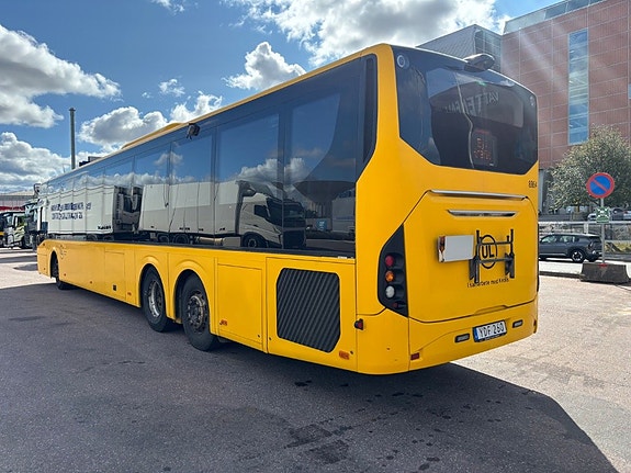 Buss Volvo 8900RLE 6X2 5 of 5