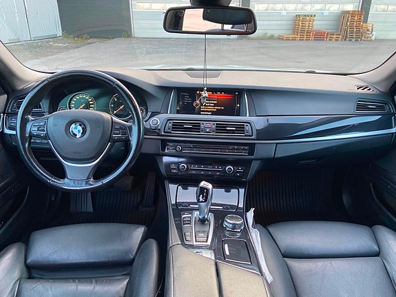 BMW 520d 3 of 6
