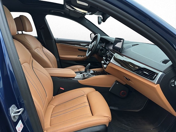 BMW 540i 27 of 30
