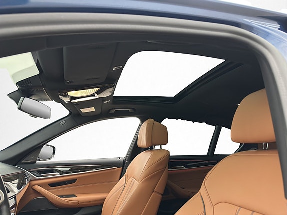 BMW 540i 12 of 30