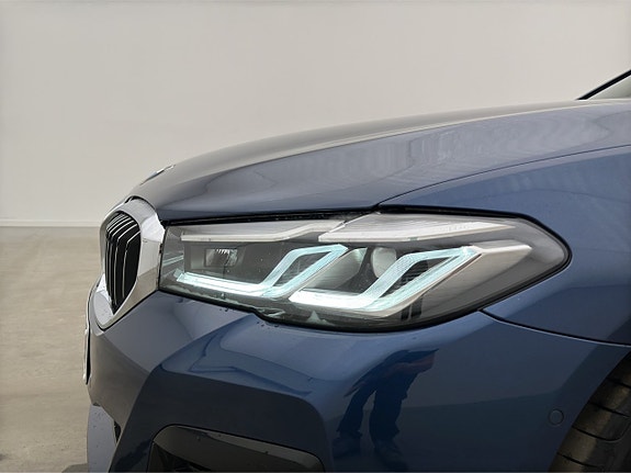 BMW 540i 8 of 30