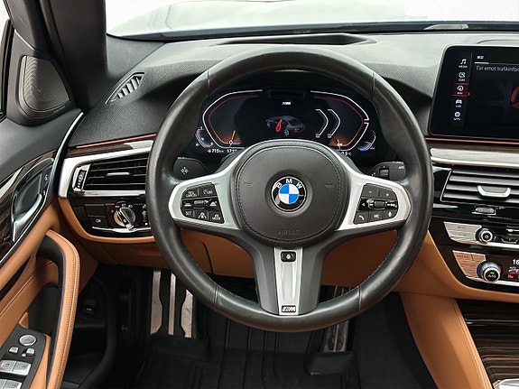 BMW 540i 14 of 30