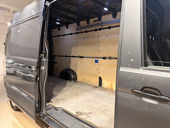 Volkswagen Crafter 8 of 18
