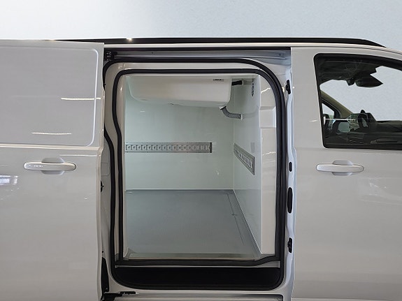 Volkswagen Transporter 12 of 16