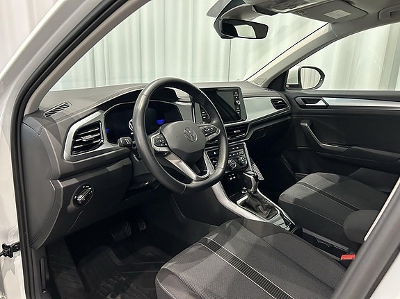 Volkswagen T-Roc 8 of 14