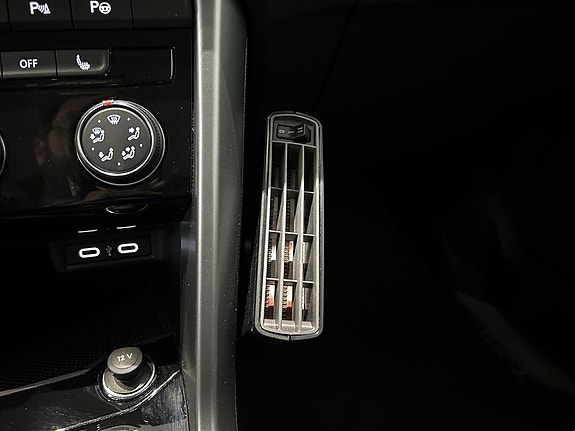 Volkswagen T-Roc 14 of 14