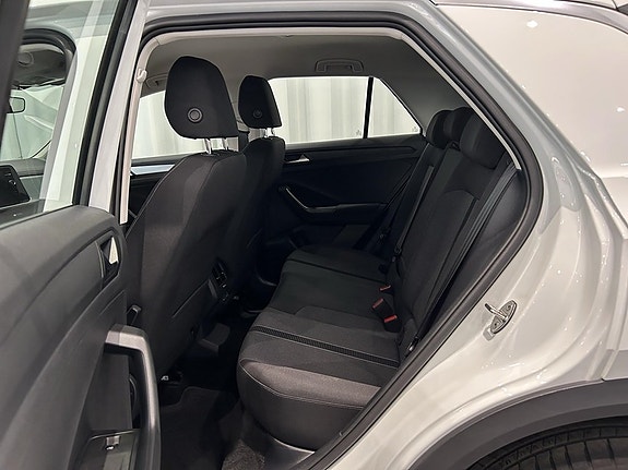 Volkswagen T-Roc 7 of 14