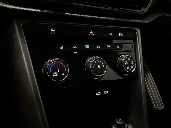 Volkswagen T-Roc 13 of 14
