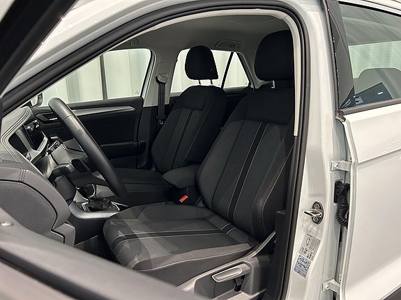 Volkswagen T-Roc 6 of 14