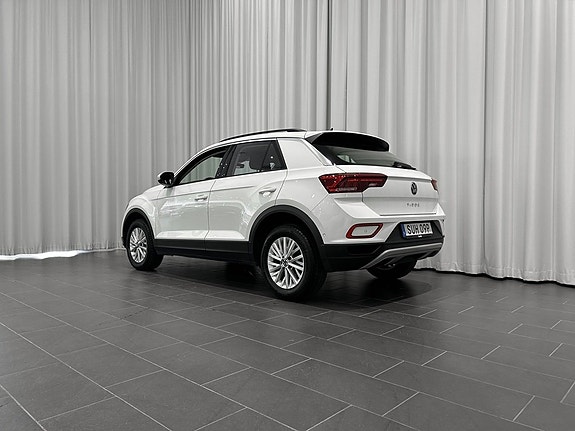 Volkswagen T-Roc 3 of 14