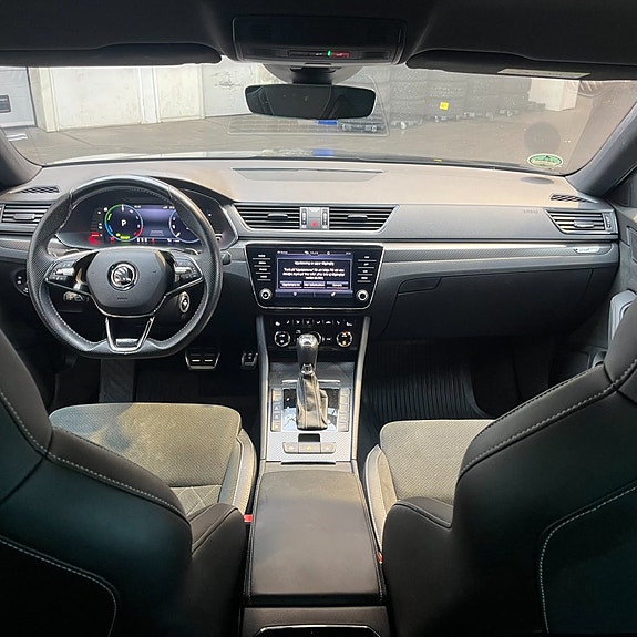 Skoda Superb 10 of 13