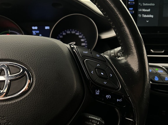 Toyota C-HR 18 of 30