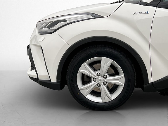 Toyota C-HR 28 of 30