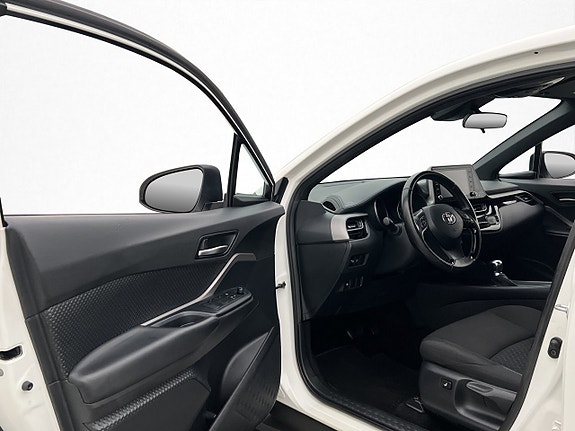 Toyota C-HR 11 of 30