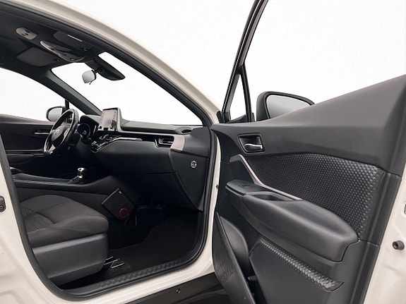 Toyota C-HR 25 of 30