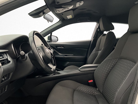 Toyota C-HR 12 of 30