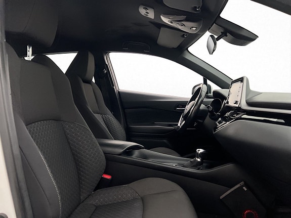 Toyota C-HR 24 of 30