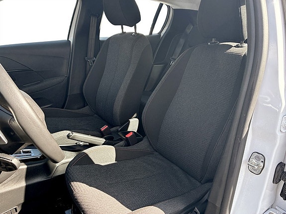 Peugeot 208 5 of 15