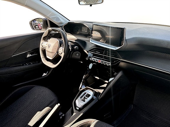 Peugeot 208 11 of 15