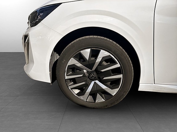 Peugeot 208 14 of 15