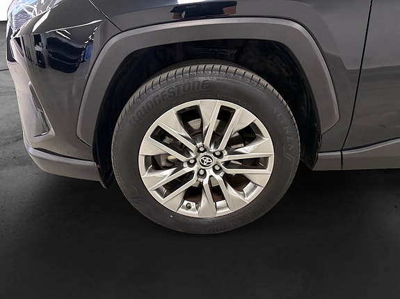 Toyota RAV4 18 of 18