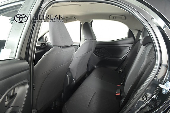 Toyota Yaris 8 of 15