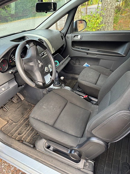 Mitsubishi Colt 5 of 5